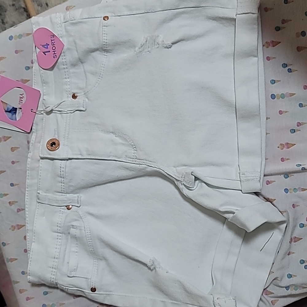 BNWT/ GIRLS 14 WHITE SHORTS
